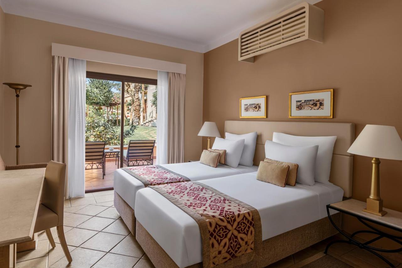 Jaz Makadi Saraya Resort Hurghada Extérieur photo A room at the hotel