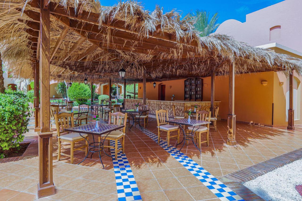 Jaz Makadi Saraya Resort Hurghada Extérieur photo Restaurant at the hotel
