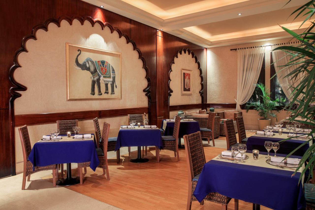Jaz Makadi Saraya Resort Hurghada Extérieur photo The interior of the restaurant