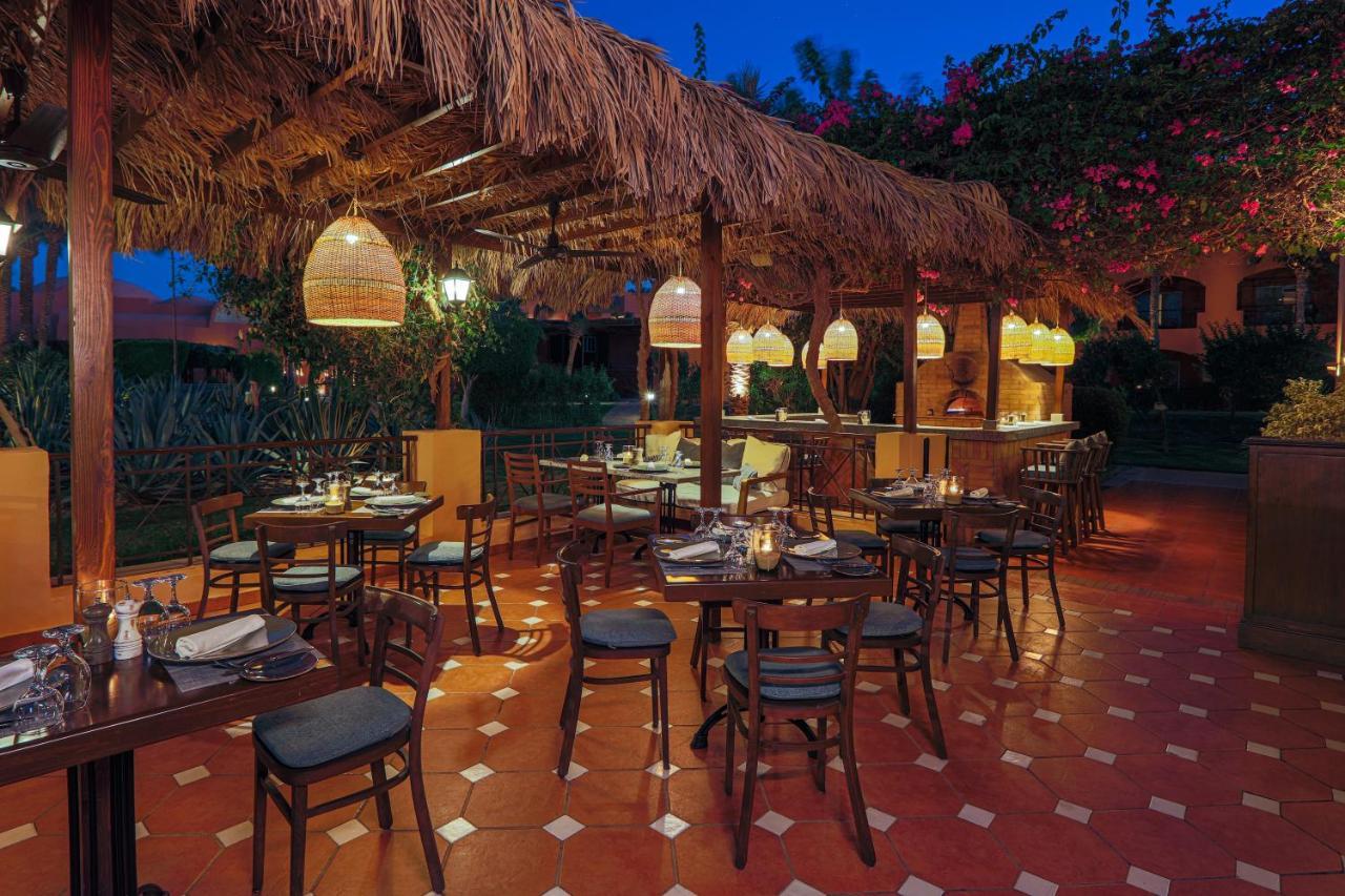Jaz Makadi Saraya Resort Hurghada Extérieur photo Restaurant at the resort