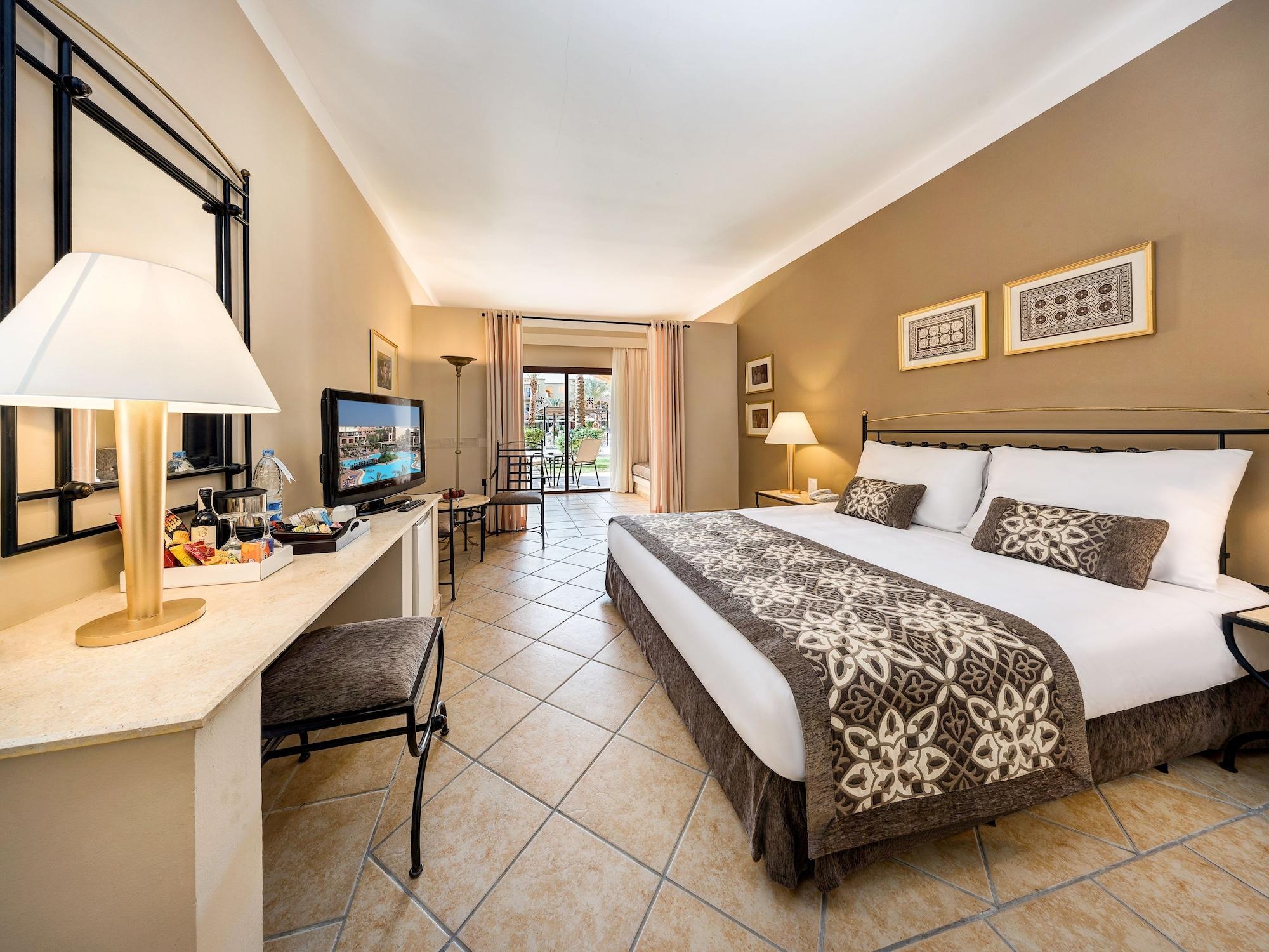 Jaz Makadi Saraya Resort Hurghada Extérieur photo A room at the hotel