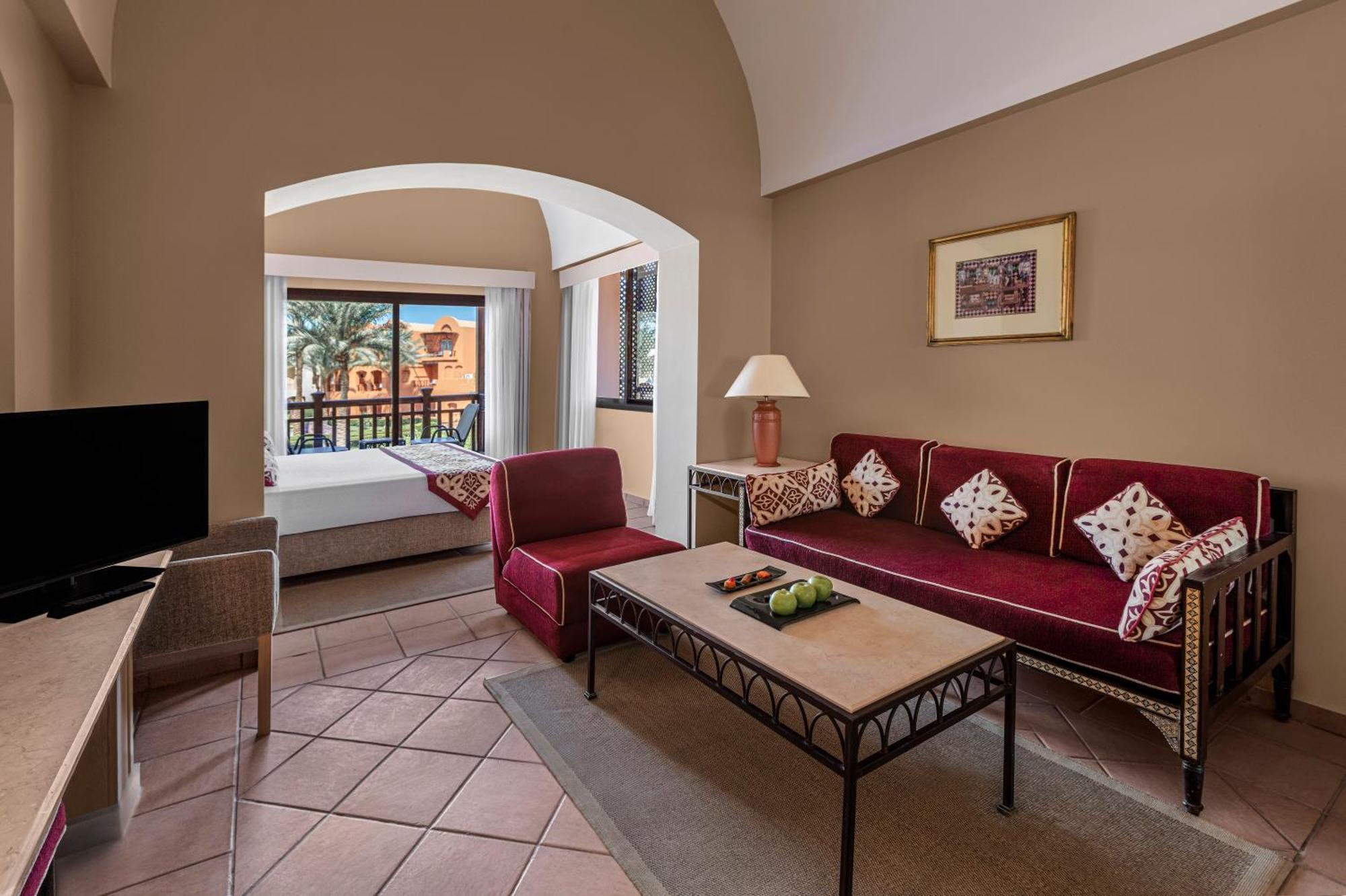 Jaz Makadi Saraya Resort Hurghada Extérieur photo A living room at the Fairmont Scottsdale Resort